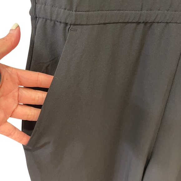 Athleta Brooklyn Jumpsuit in Black V-Neck Women's 10 - Picture 8 of 10